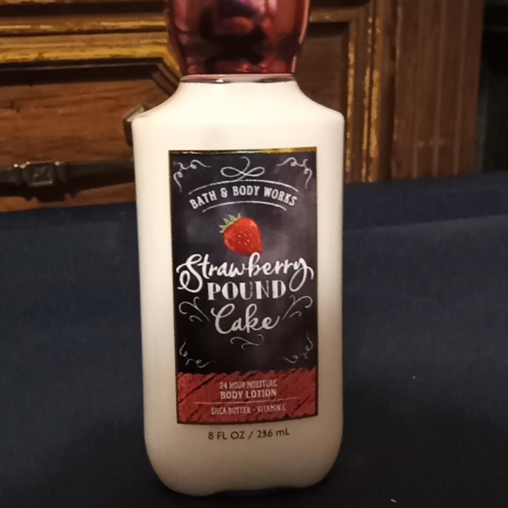 Strawberry pound cake